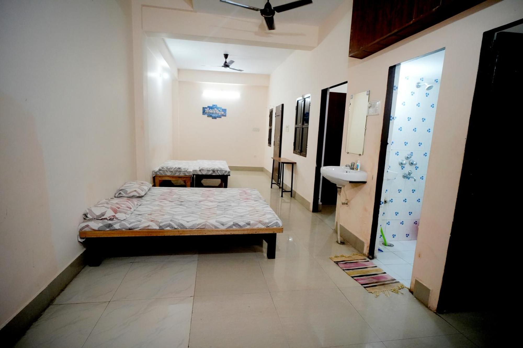 Banaras Gully House 500 Ft From The Ghats Varanasi Eksteriør billede