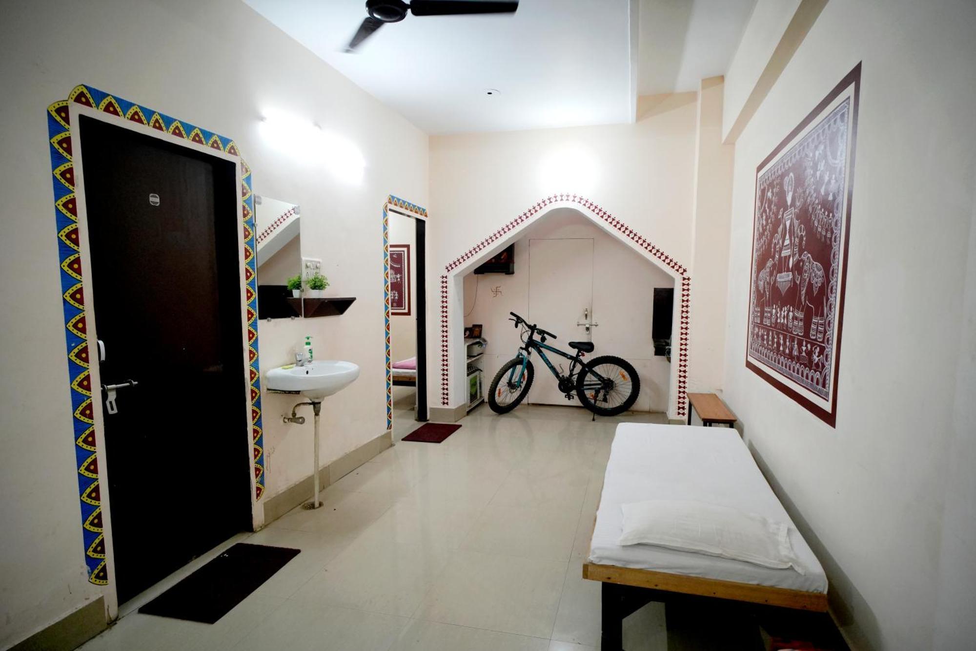 Banaras Gully House 500 Ft From The Ghats Varanasi Eksteriør billede
