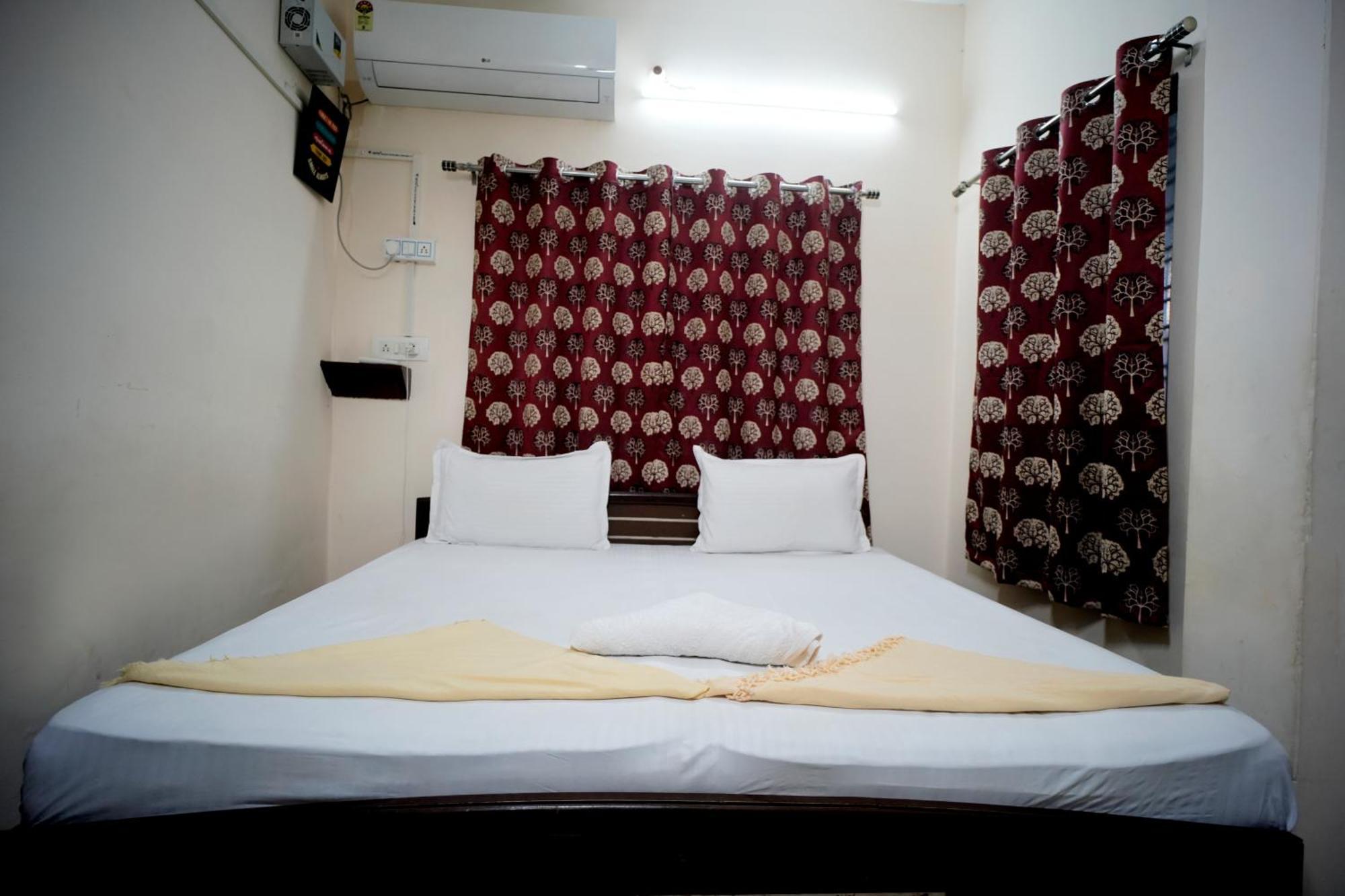 Banaras Gully House 500 Ft From The Ghats Varanasi Eksteriør billede